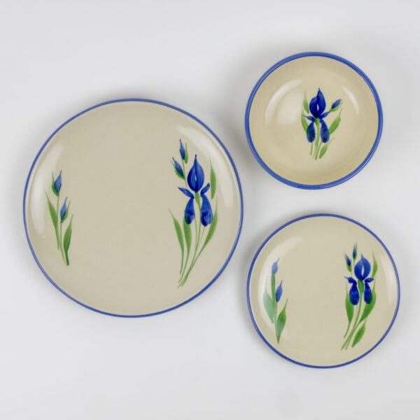 Coupe Dinnerware Sets for Four — Field of Iris