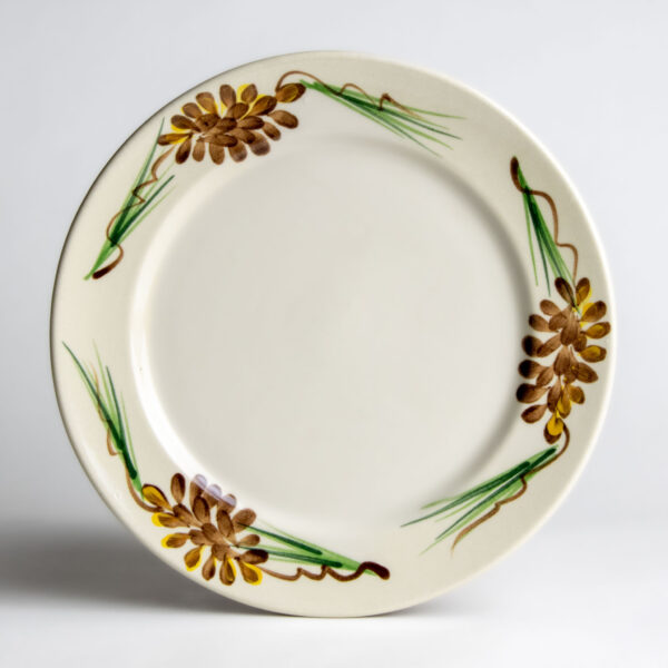Classic Dinner Plates — Pinecone