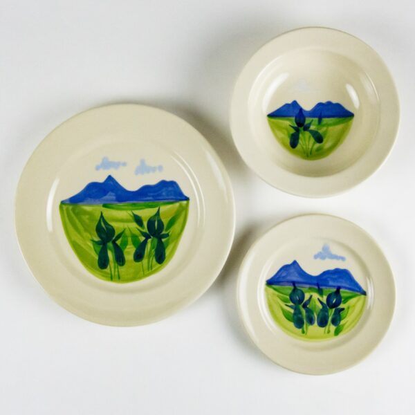 Classic Dinnerware Sets for Four — Summer Peaks