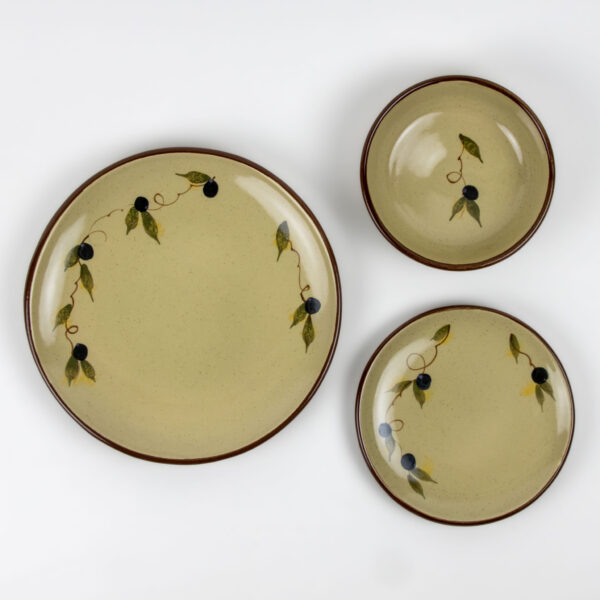 Coupe Dinnerware Sets for Four — Tuscan Olive